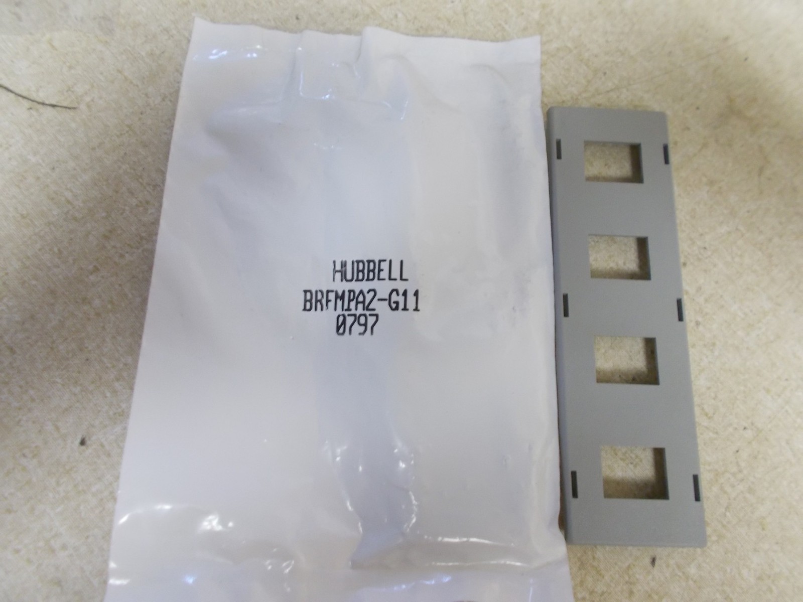 NEW Hubbell BRFMPA2-G110797 Gray Cover *FREE SHIPPING*