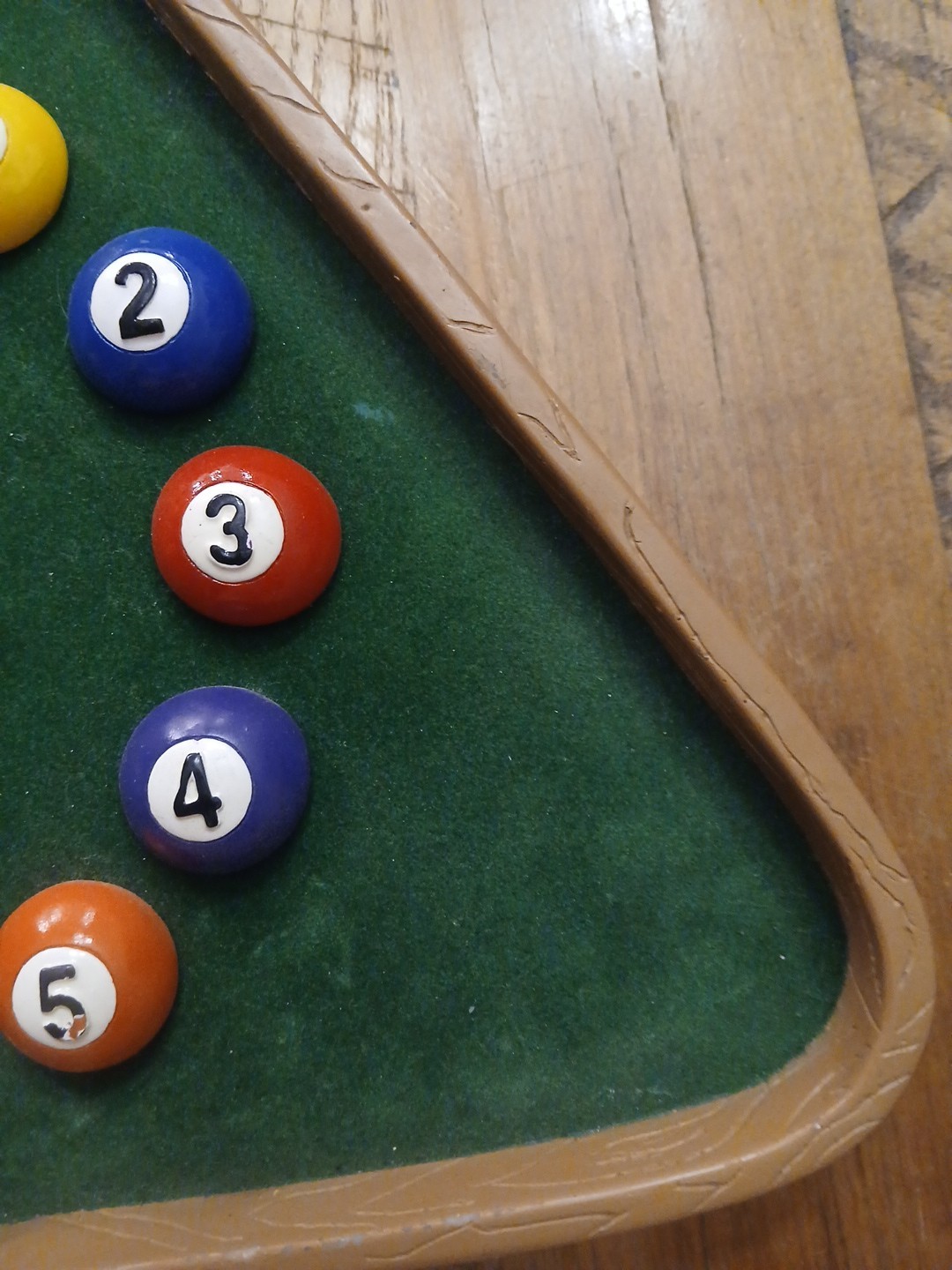 Vintage Kirch Billiards Pool Wall Clock Triangle Shape Rack Pool Balls