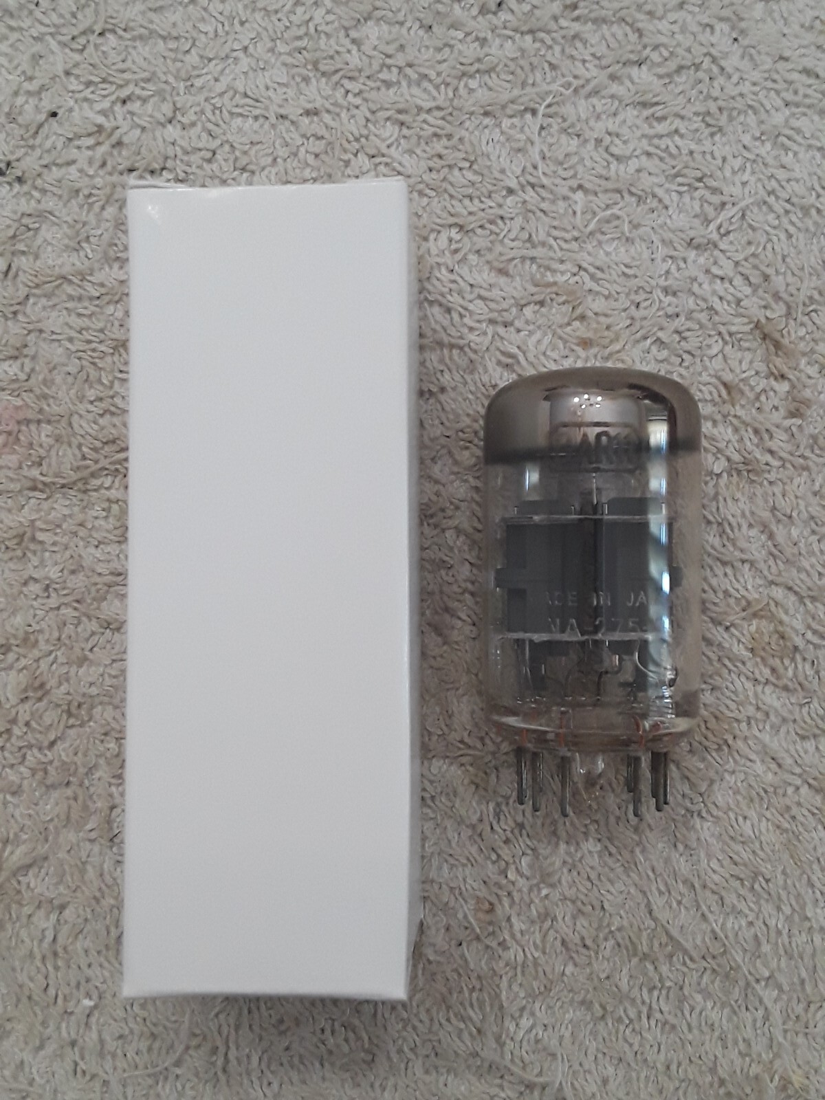 NOS 8AR11 Vacuum tube - White Box - Tested