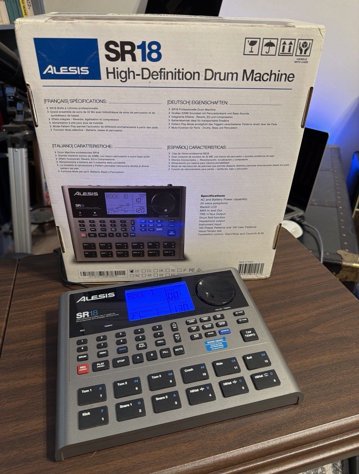 Alesis SR18 Digital Drum Machine 500 Sounds 12 Pads Battery Reverb MIDI I/O