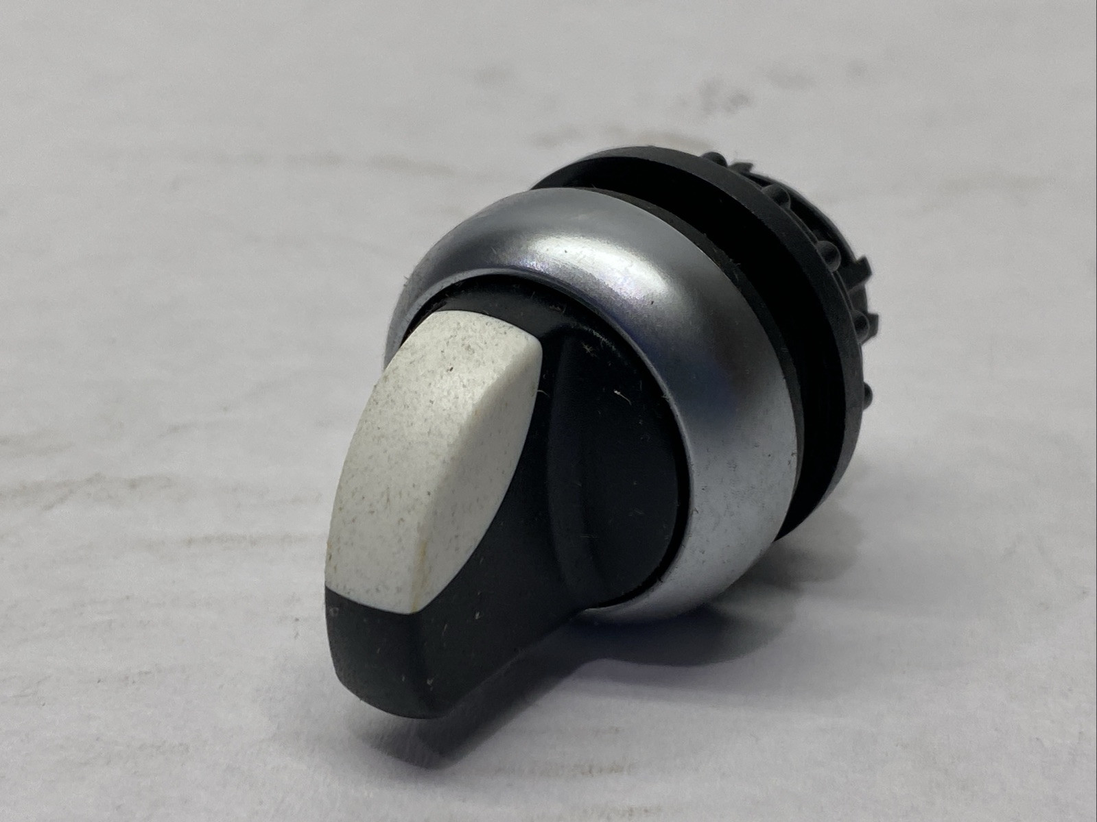 Moeller S-5733 2-Position Selector Switch Assembly Black Boiler 1-2