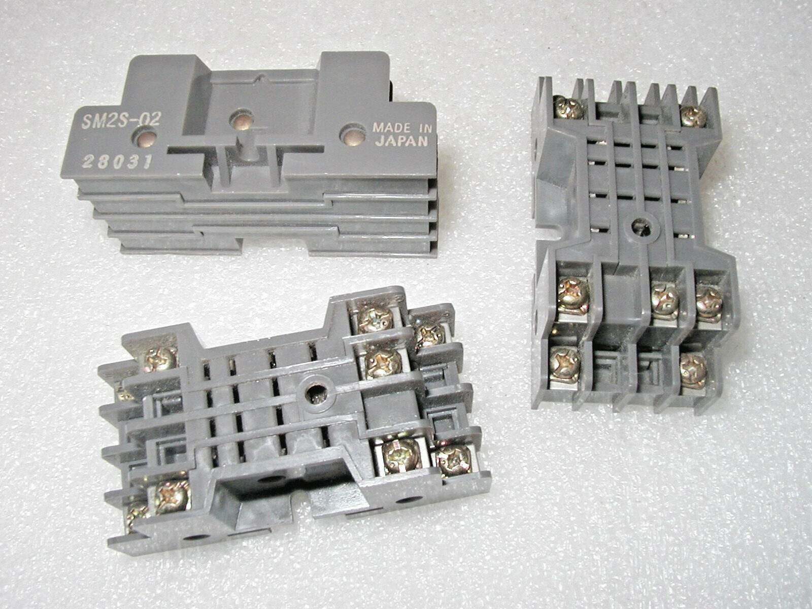 IDEC  SM2S-02  8 CONTACT POSITION  RELAY SOCKETS  - 3 pcs