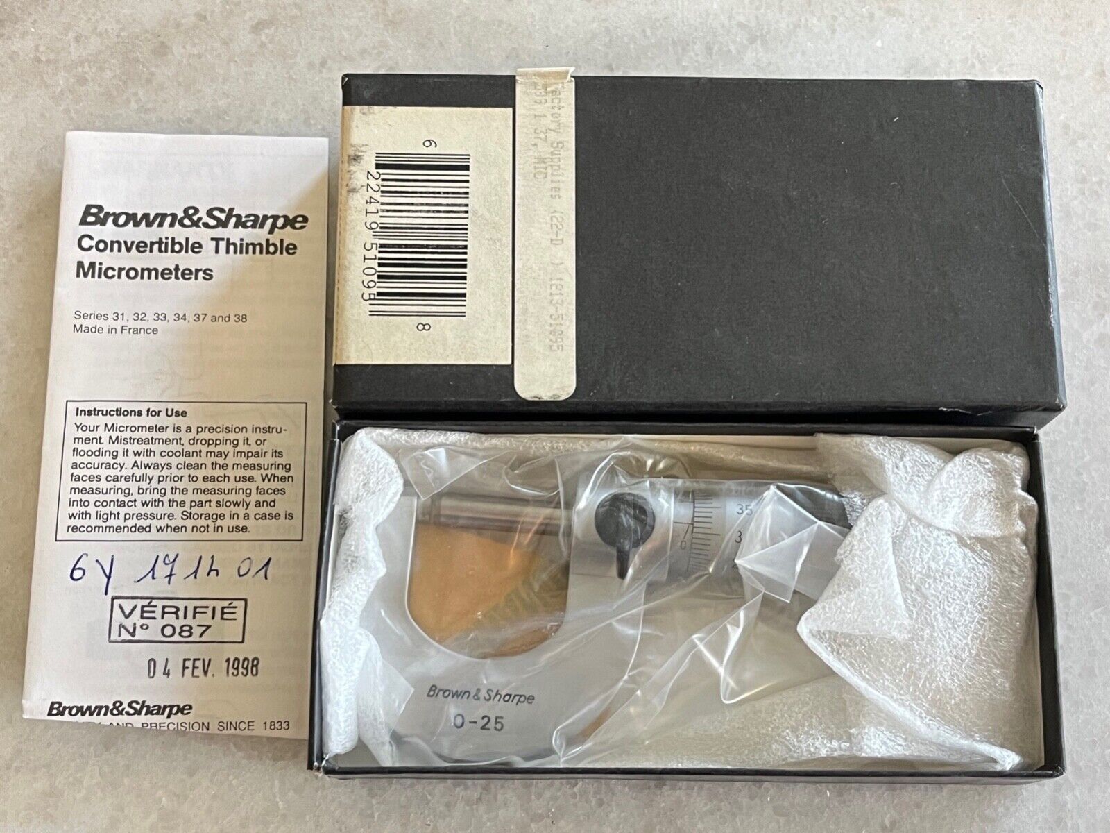 Brown & Sharpe 599-1-37 Outside Micrometer 0-25MM w/ Convertible Thimble, #51095