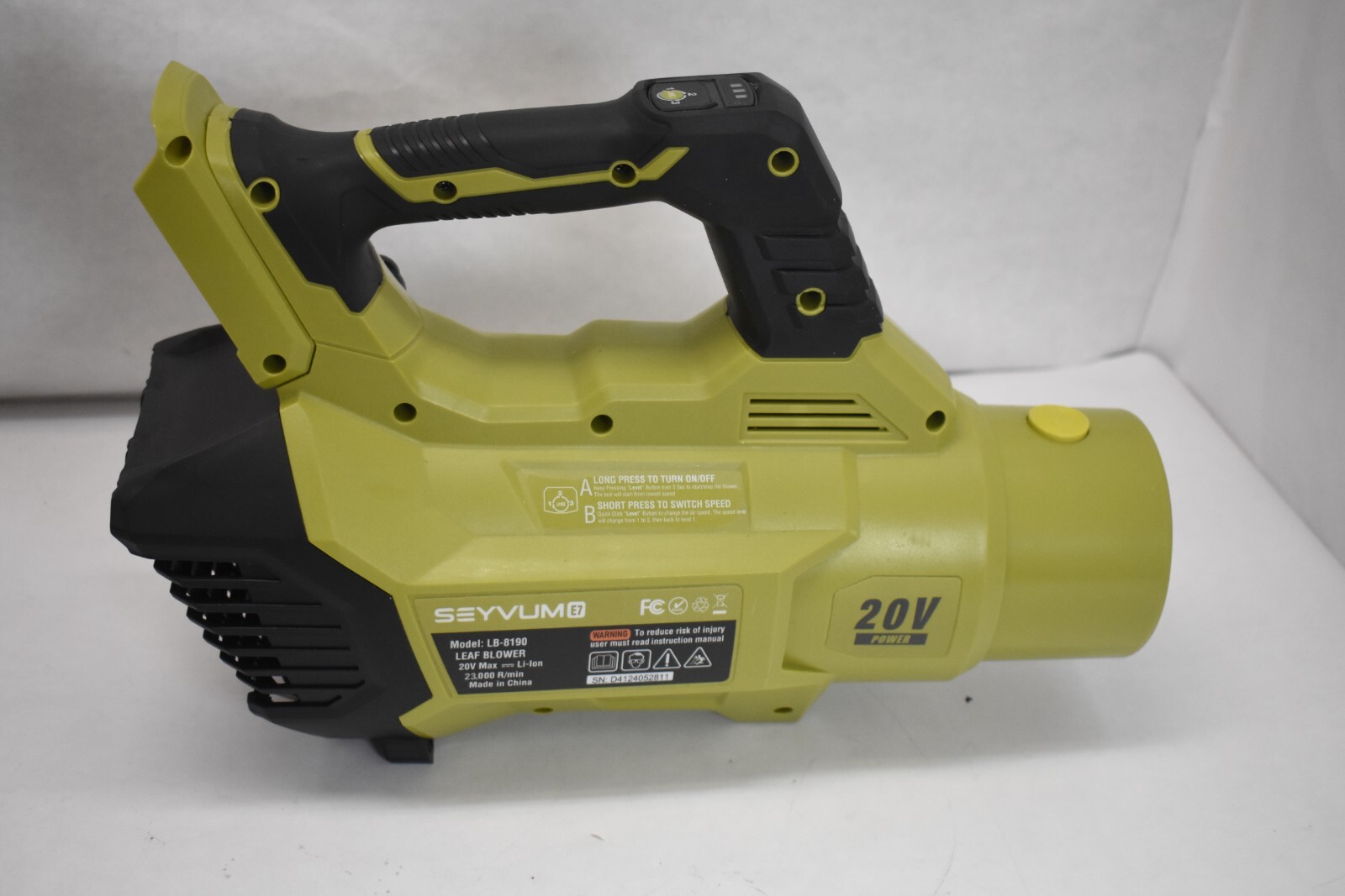 SEYVUM Leaf Blower 20V Cordless Leaf Blower Missing Batteries & Accessories