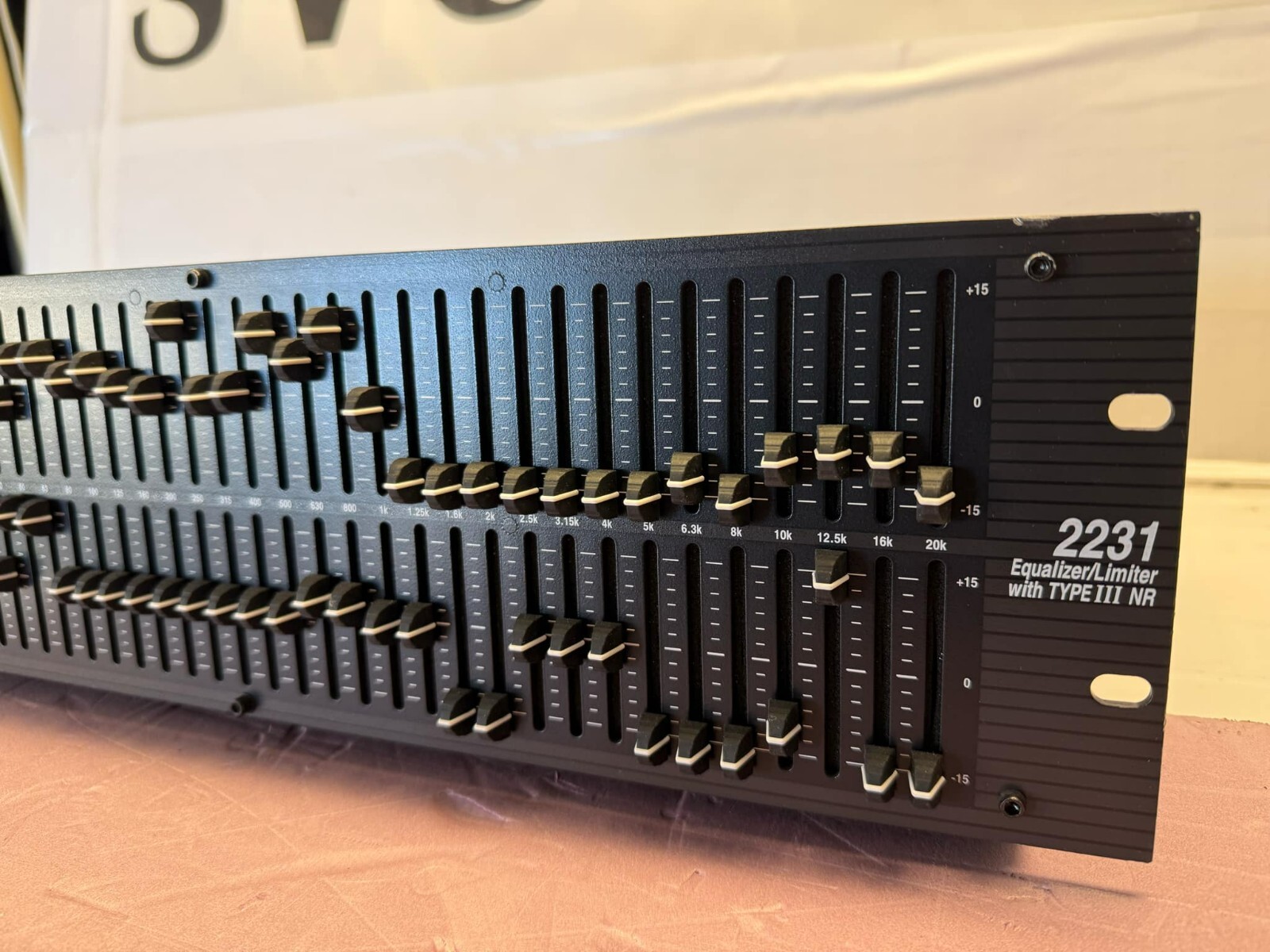DBX 2231 2-CH 31-Band Equalizer / Limiter with TYPE III NR Rack Mount