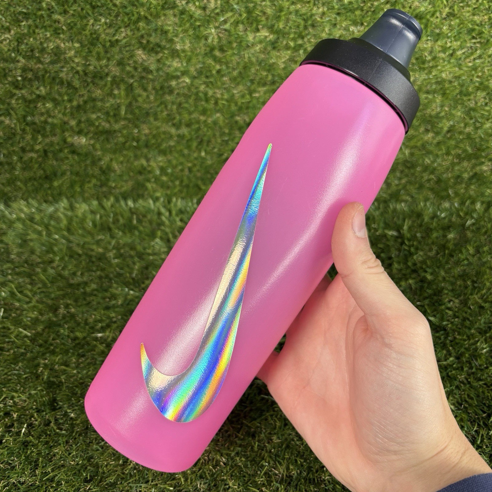Nike Refuel water bottle 32 oz locking lid Squeeze bottle active sport plastic