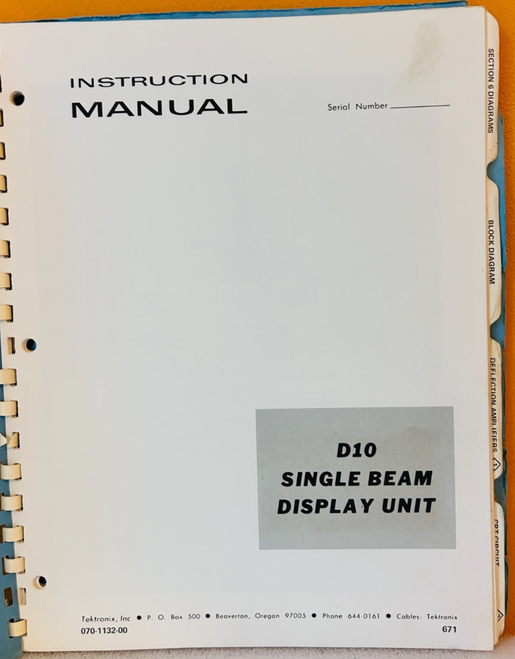 Tektronix 070-1132-00 Model D10 Single Beam Display Unit Instruction Manual.