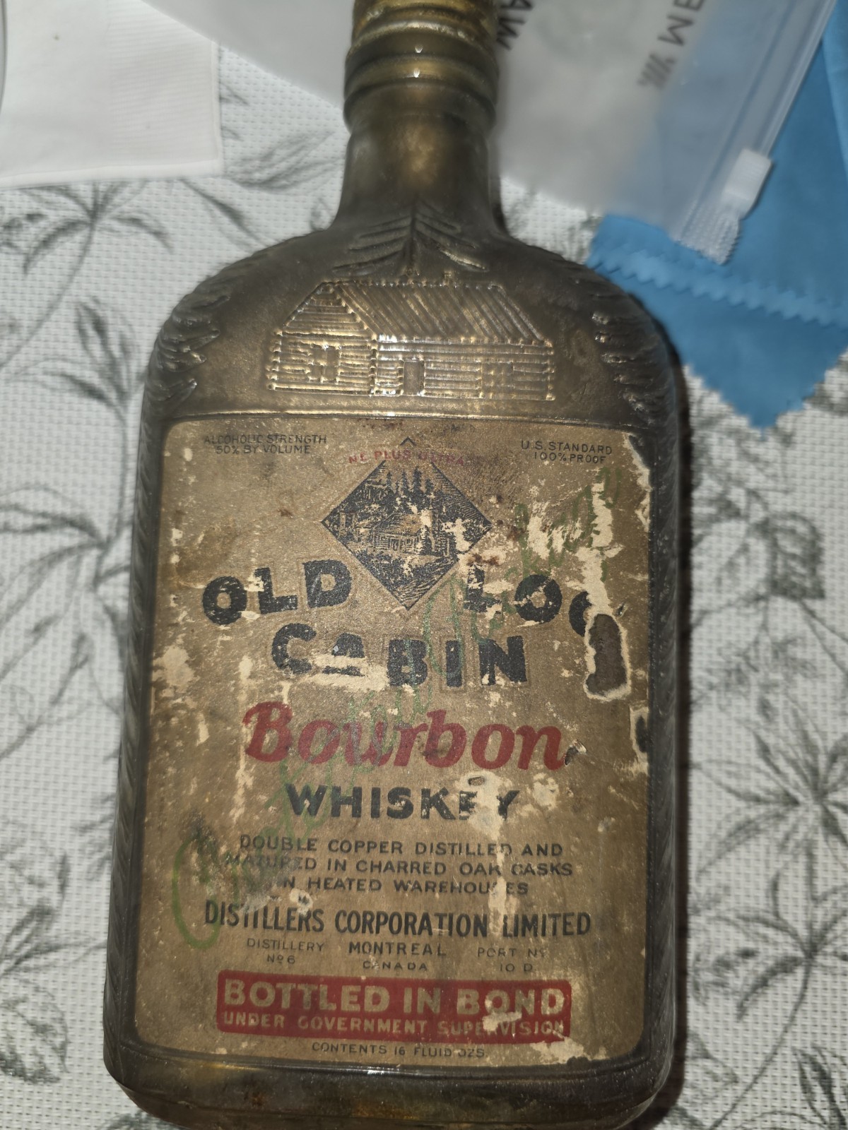 Empty Old Log Cabin Bourbon Whiskey Bottle Glass Paper Label