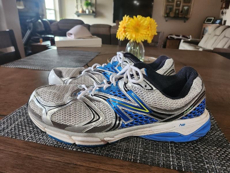 New Balance Men's Silver & Blue Mesh running shoes size 16.5 X-Wide (4E)
