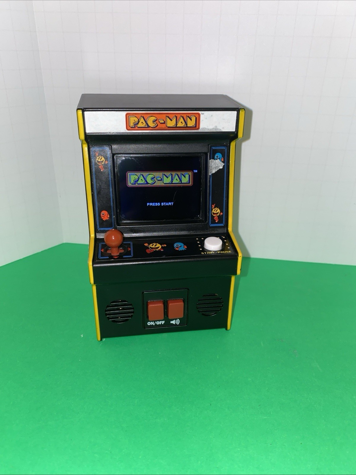 Basic Fun Pac-Man Handheld Mini Arcade Game Bandai Namco Pacman Tested Working