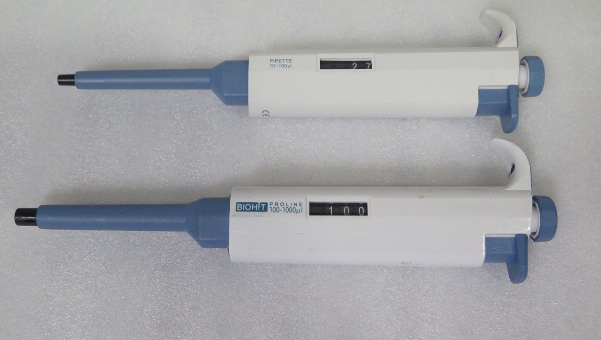 R200471 (2) Bio-Hit Single Channel Pipette 10-100ÂµL, 100-1000ÂµL