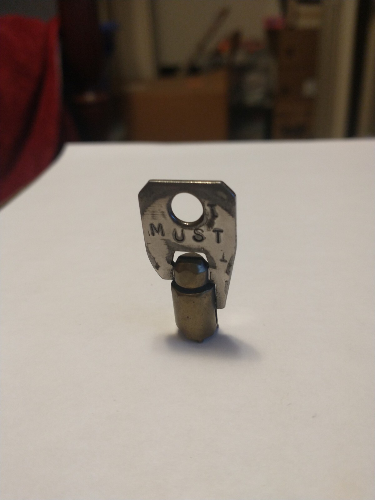 Snack soda vending machine key #MUST 1 fits barrel style locks used silver/gold