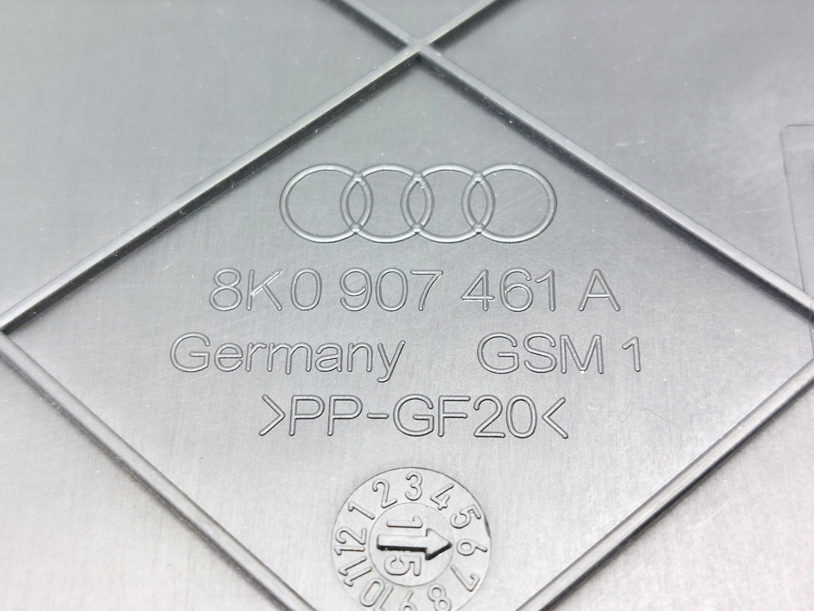 AUDI A4 B8.5 Central Convenience Module Controller Bracket 8K0907461A 2015