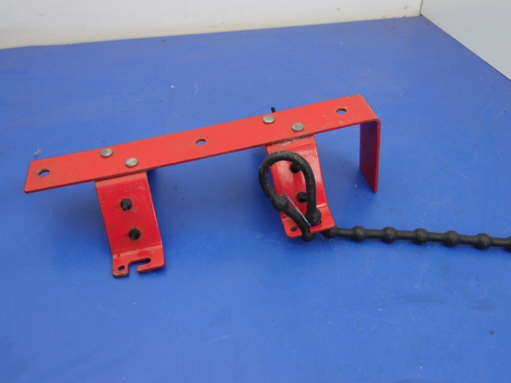 Amerex Model 860 Fire Extinguisher Bracket 3" - 4 1/4 " Diam. - Red
