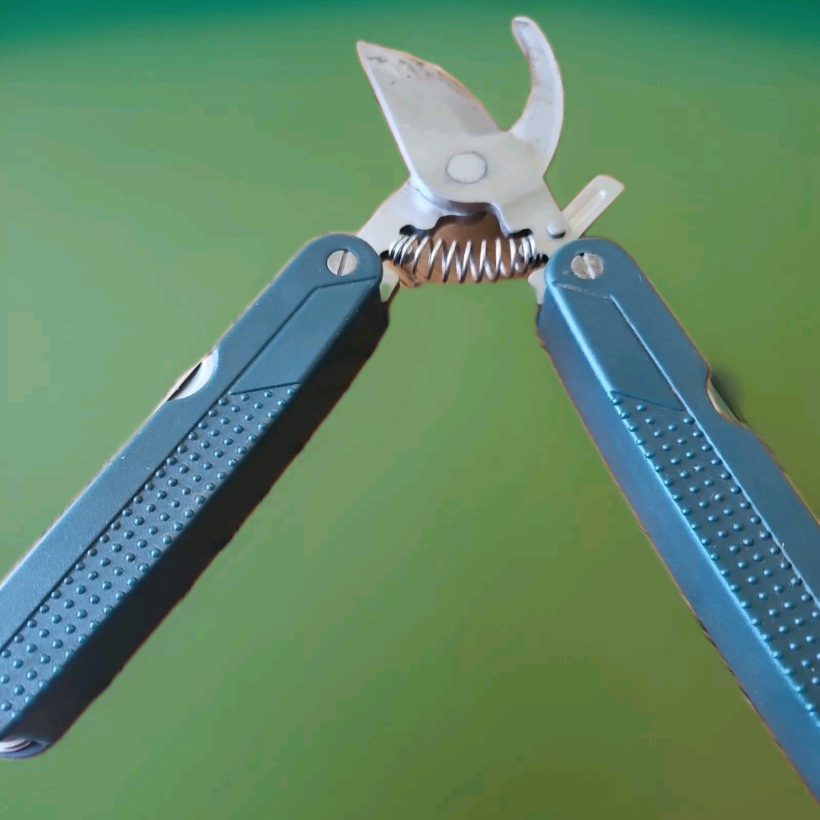 Multi-Tool Pruner Function For Gardening, Floral, Camping, Hunting