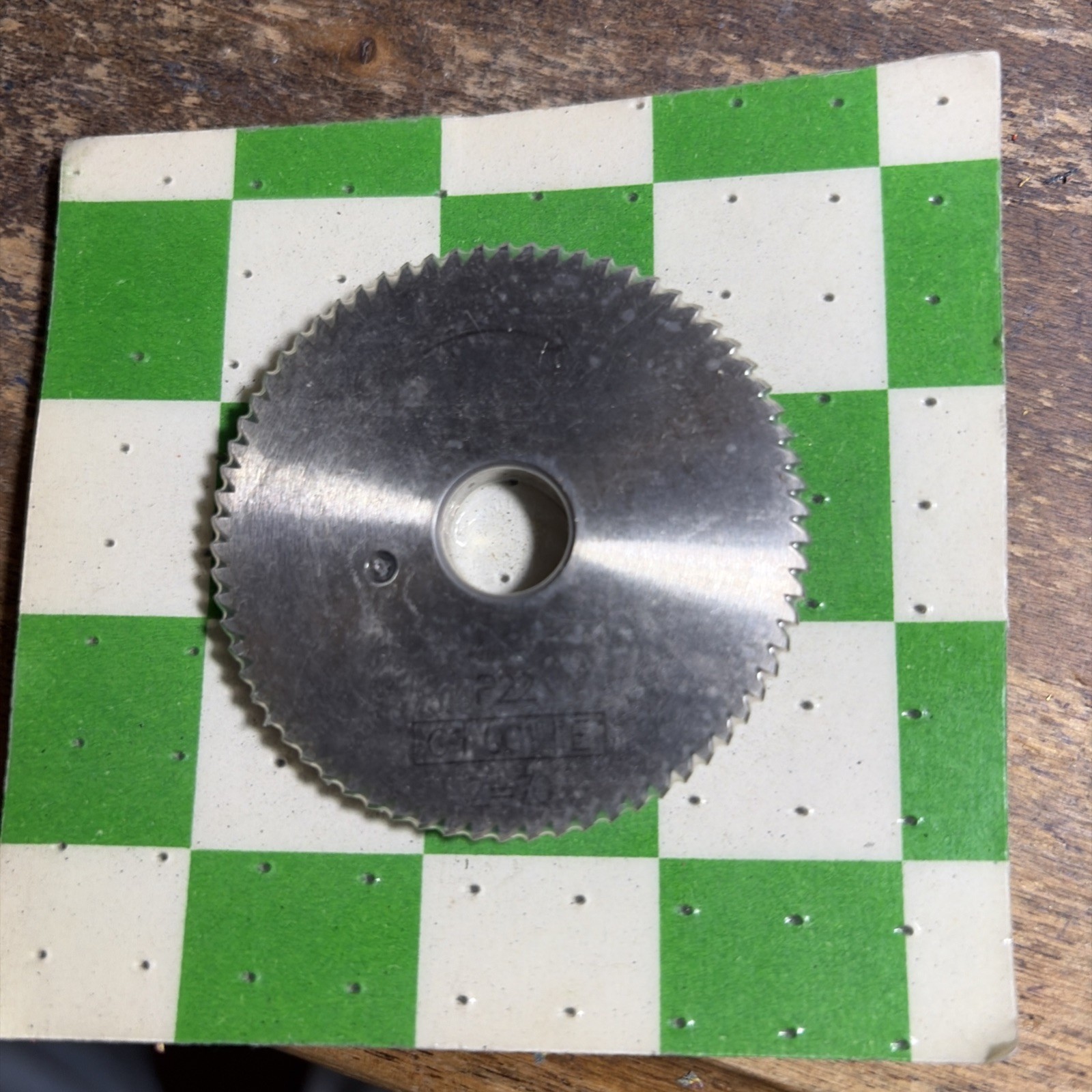 KEY MACHINE CUTTER   P22   "G" 001  "E"   Z=70