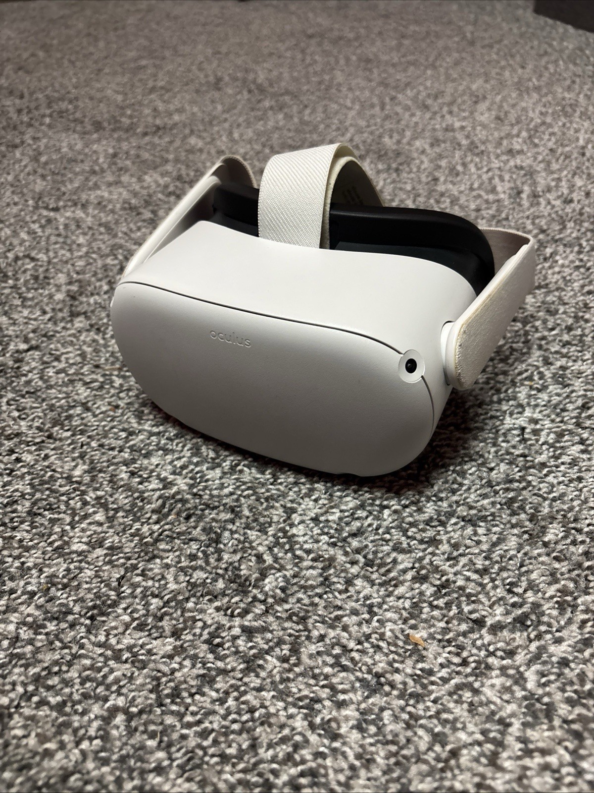 Oculus Meta Quest 2 128gb (charger, And Controllers Not Included)