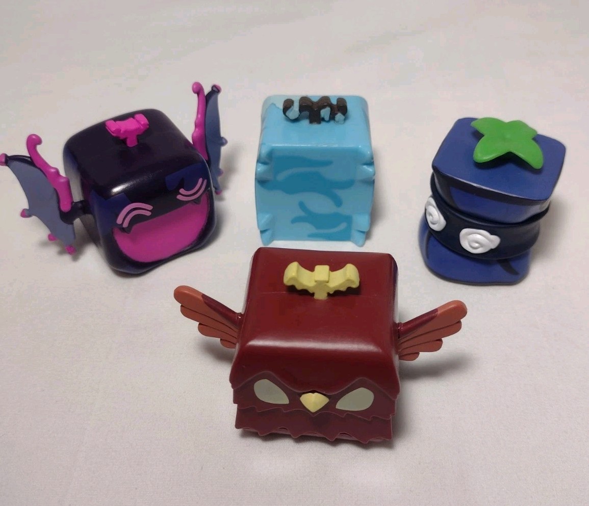 Blox Mystery Mini Figures Minifigures Lot Of 4 Approx 1.5"