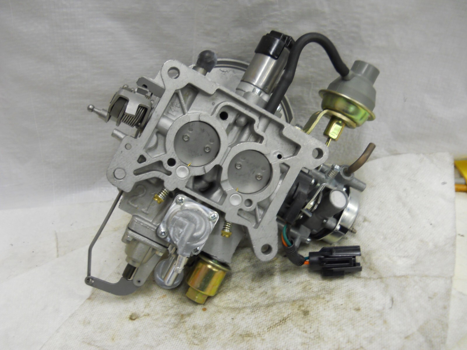 Ford 2bbl. e5te-pa 1985 8cyl 5.0L 302" truck