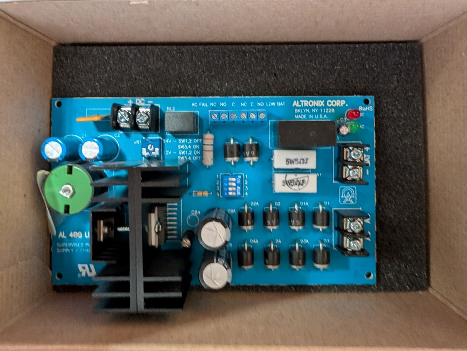 Altronix Power Supply/Charger AL 400 ULB