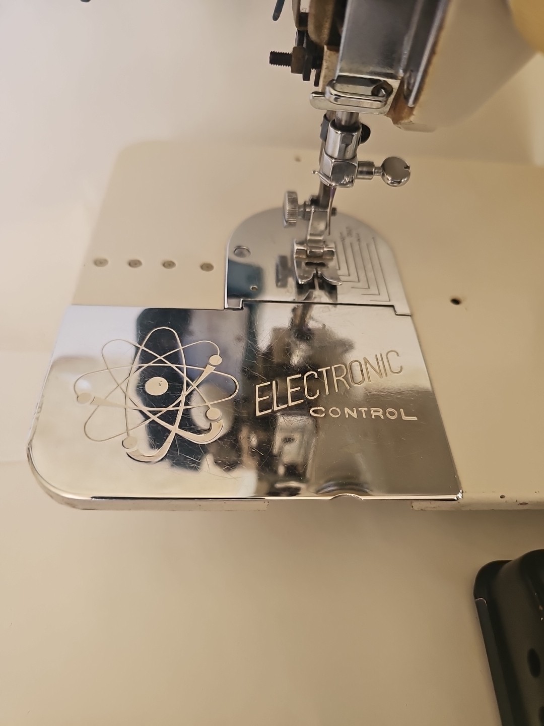 WHITE ELECTRIC CONTROL MODEL 804 All Steel SEWING MACHINE