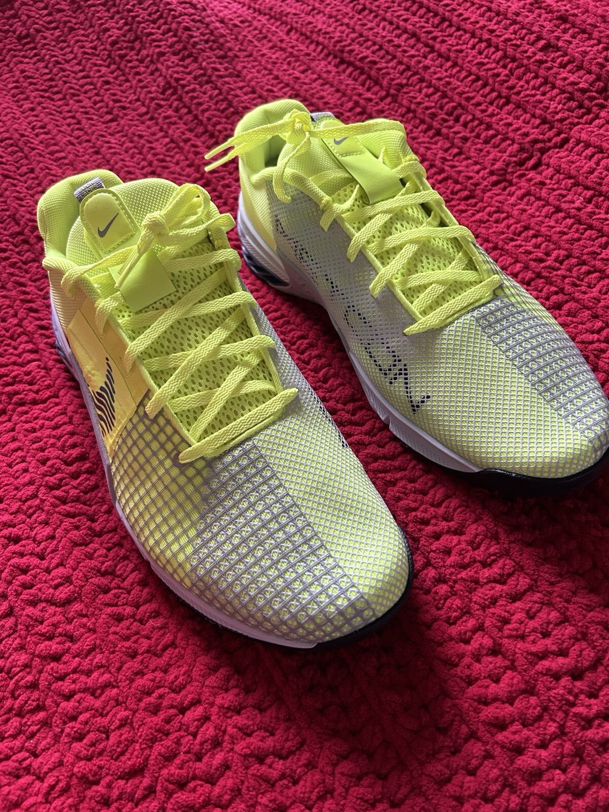 Nike Metcon 8 - Men's - Volt / Wolf Gray / Photon Dust / Diffused Blue Size 14.