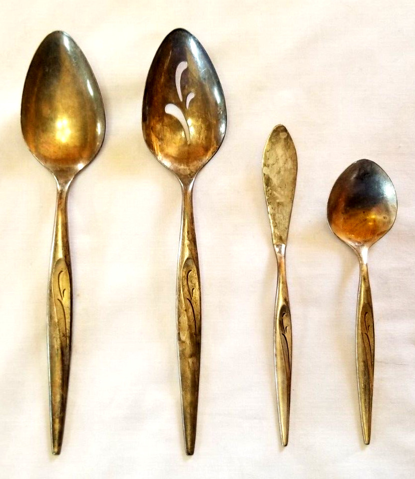 Oneida Flight Pattern Silver Plate Serving Relish Spoons Cheese Knife VTG 1963
