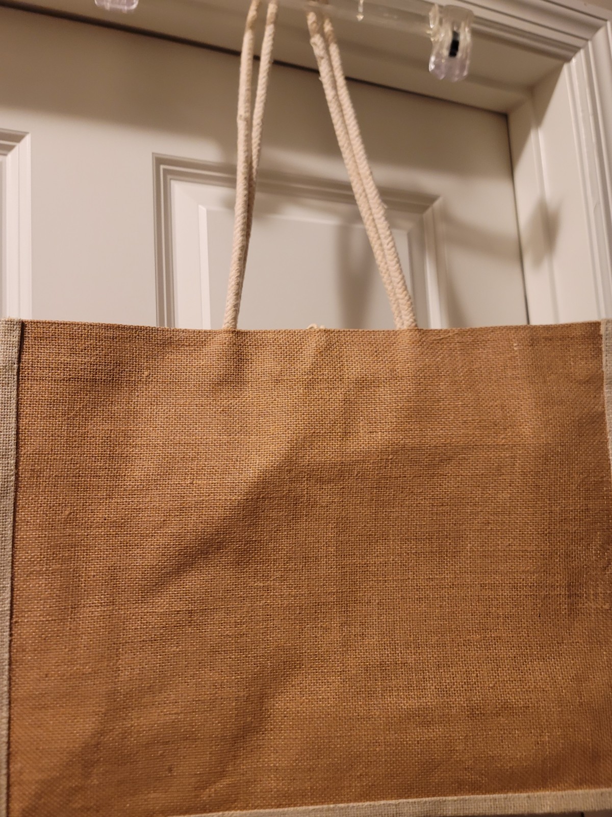 Avia tote Bag