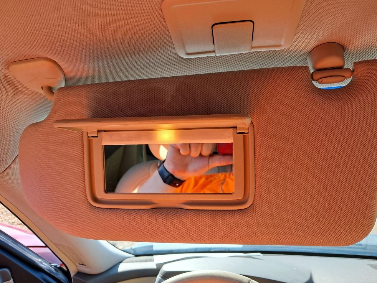 QX70 2017 Glove Box 4752830