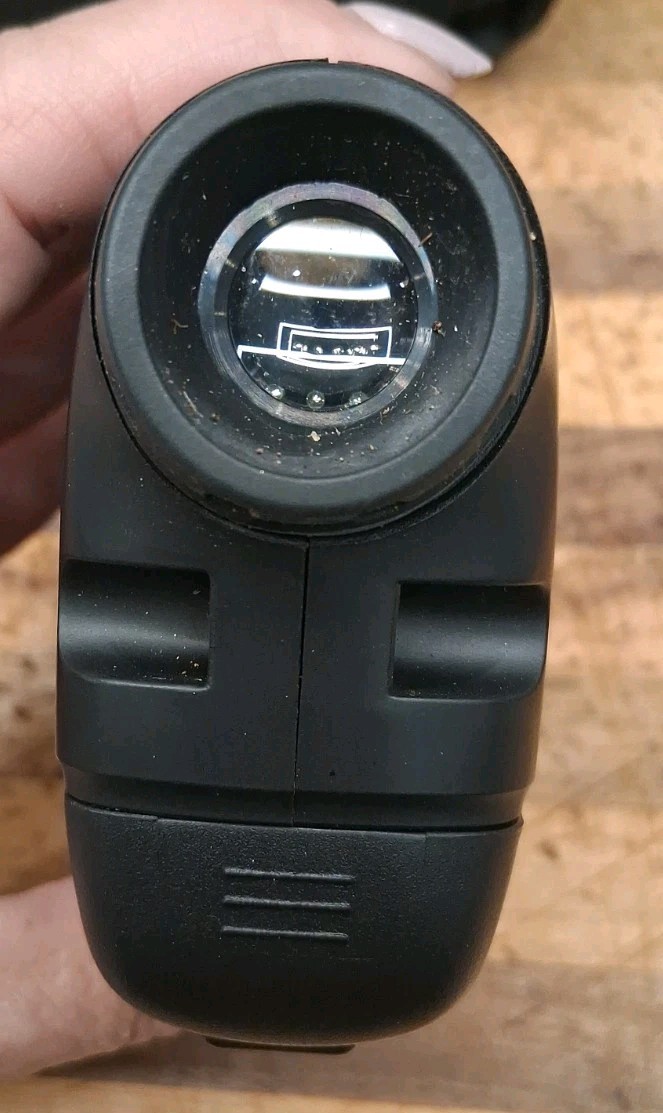 Simmons LRF 600 Rangefinder Golf Laser range Finder with Case