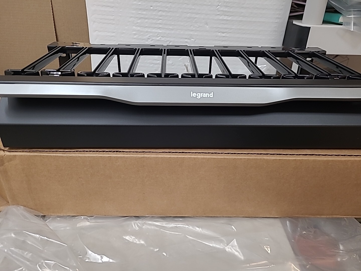 Legrand MM20 Horizontal Manager, 2RU, Black (MM20HMF2RUB)