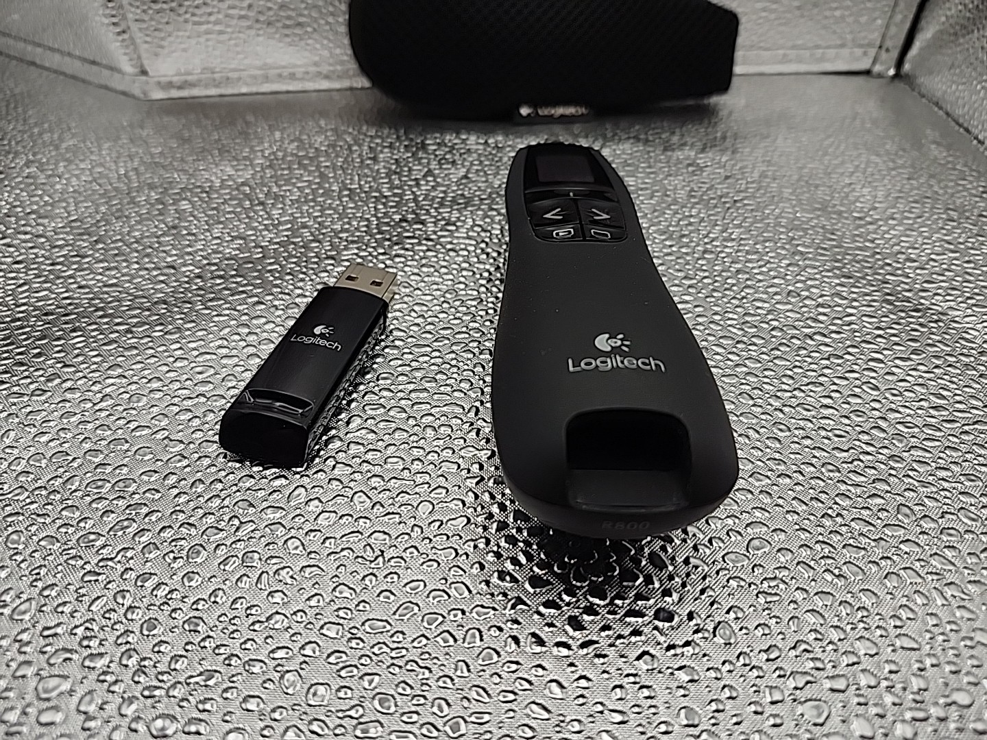 Logitech R800 Series LCD Laser Presentation Remote With Dongle And Case