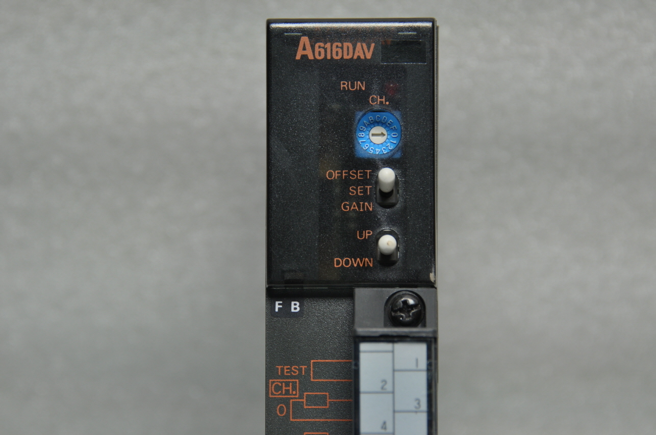 MITSUBISHI MELSEC PROGRAMMABLE CONTROLLER A616DAV