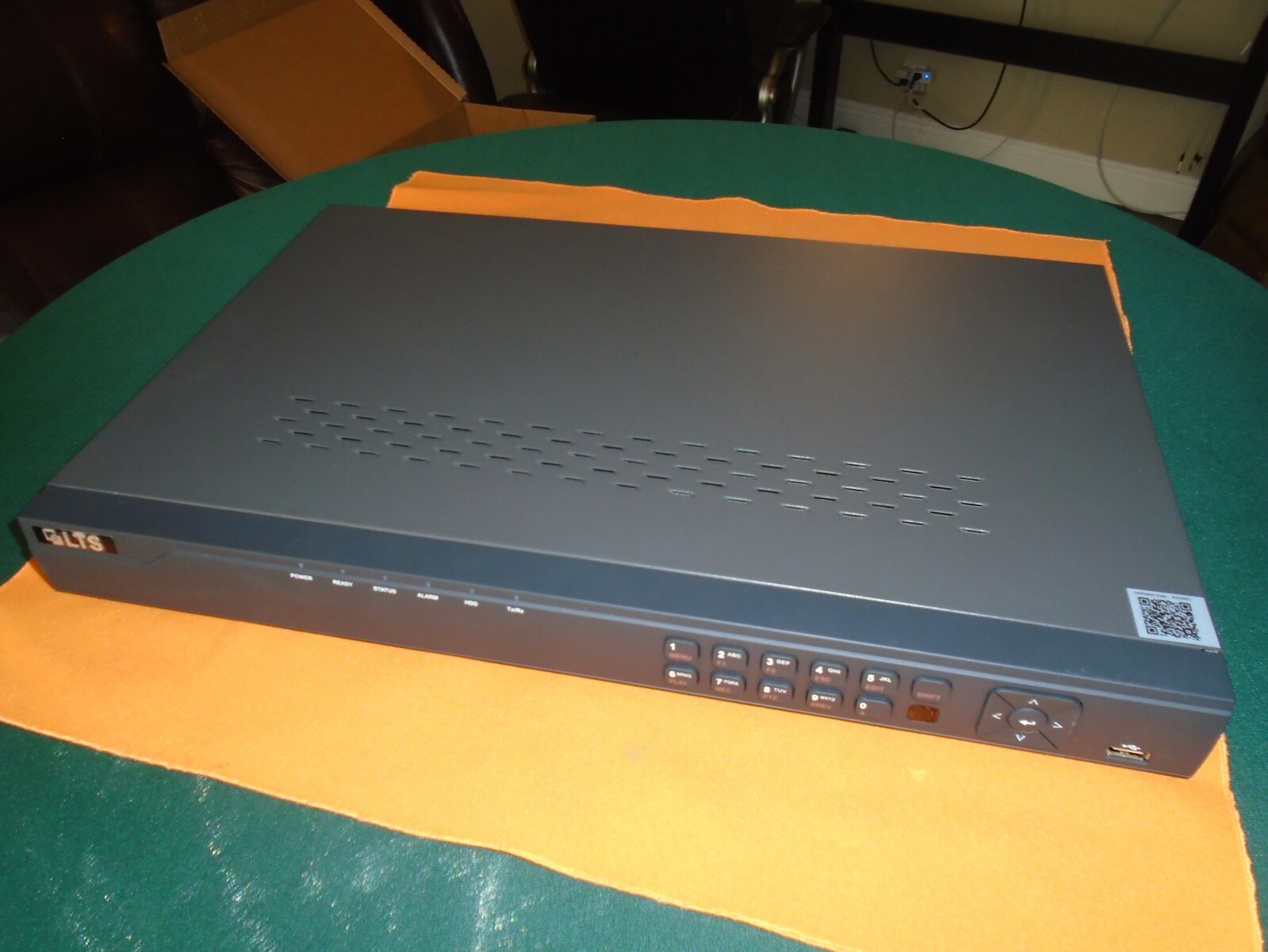 "GENUINE LTS LTN8708-P8 H.264 Plug & Play with 8 independent PoE NVR 2 SATA "