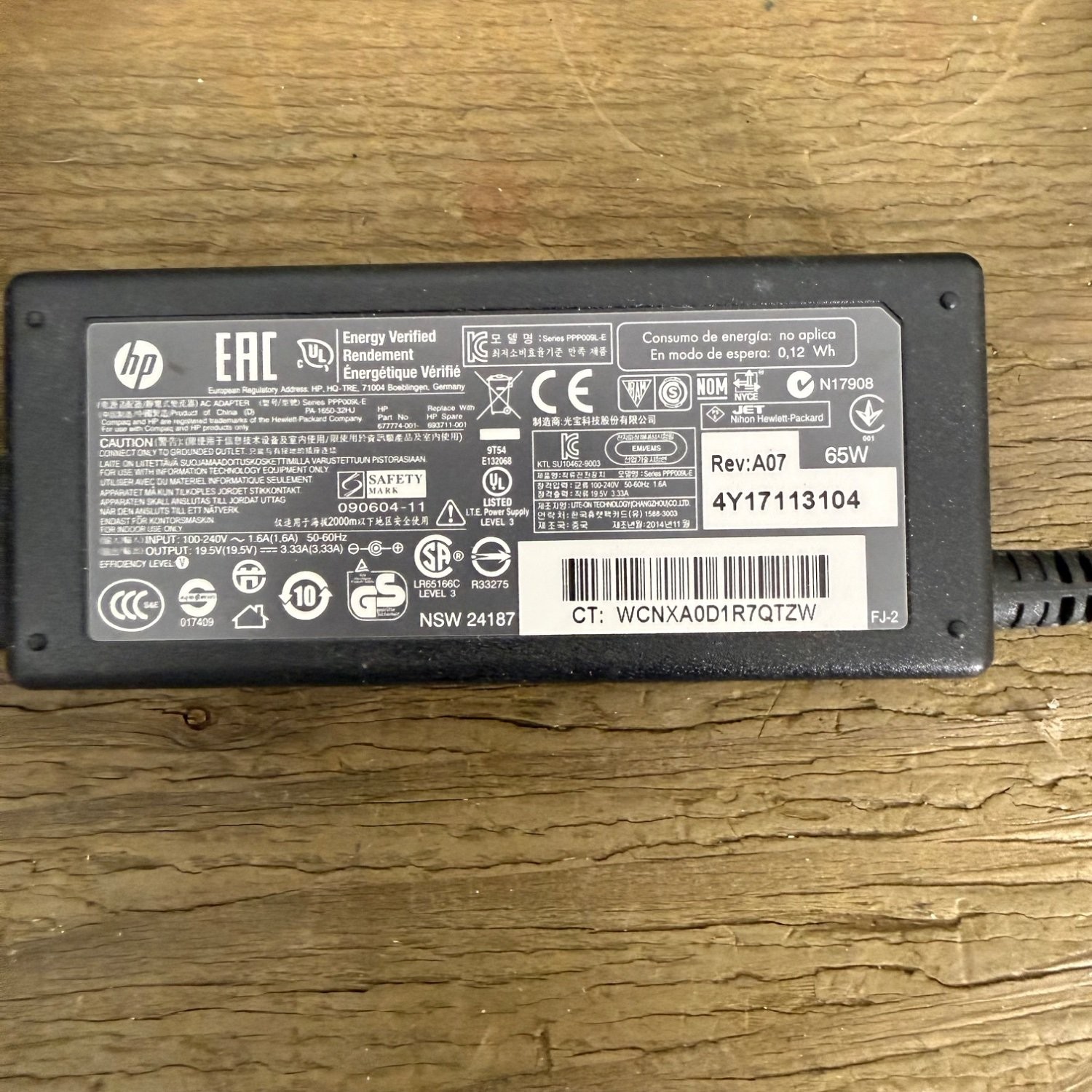 HP PPP009L-E 65W AC Adapter 19.5V 3.33A 677774-001 Blue Tip Laptop Power Supply