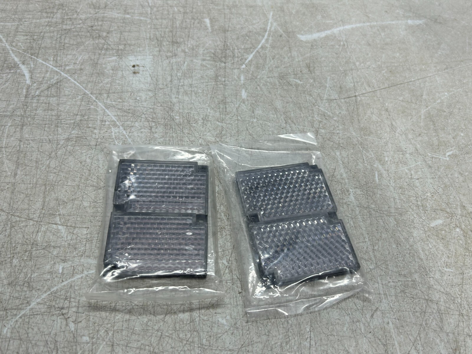 Omron E39-R2 Photoelectric Reflector E39R2 60x80mm Lot of 2 NEW