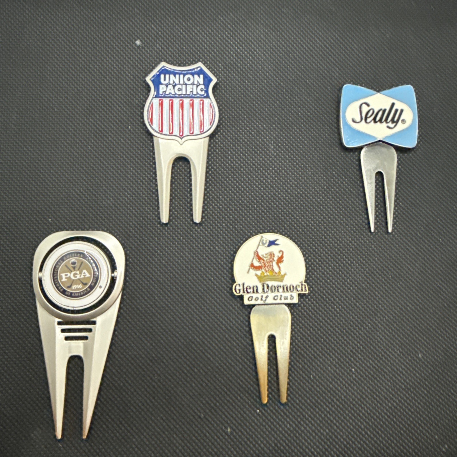 Lot Of Four Divot Repair Tools - PGA, Glen Dornoch, Union Pacific, Sealy