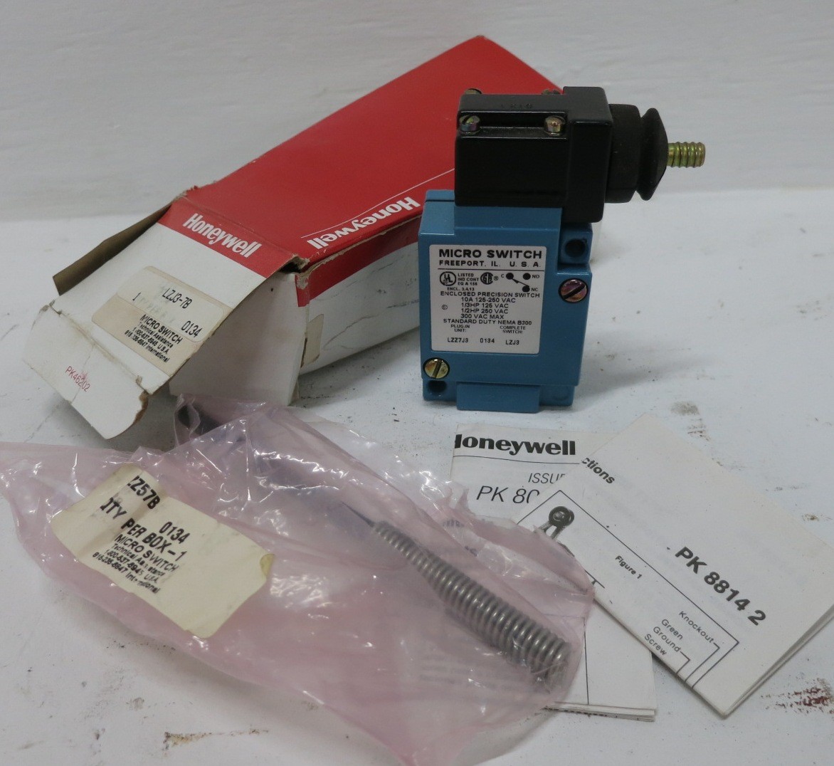 NEW Honeywell LZJ3-7B Micro Switch Enclosed Precision Switch 10A LZZ57B LZZ7J3