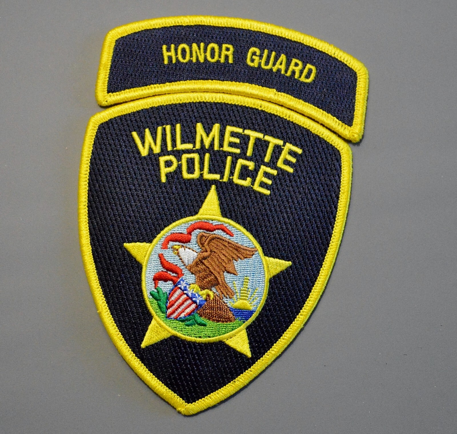 Wilmette Illinois Police Honor Guard Patch ++ Mint IL