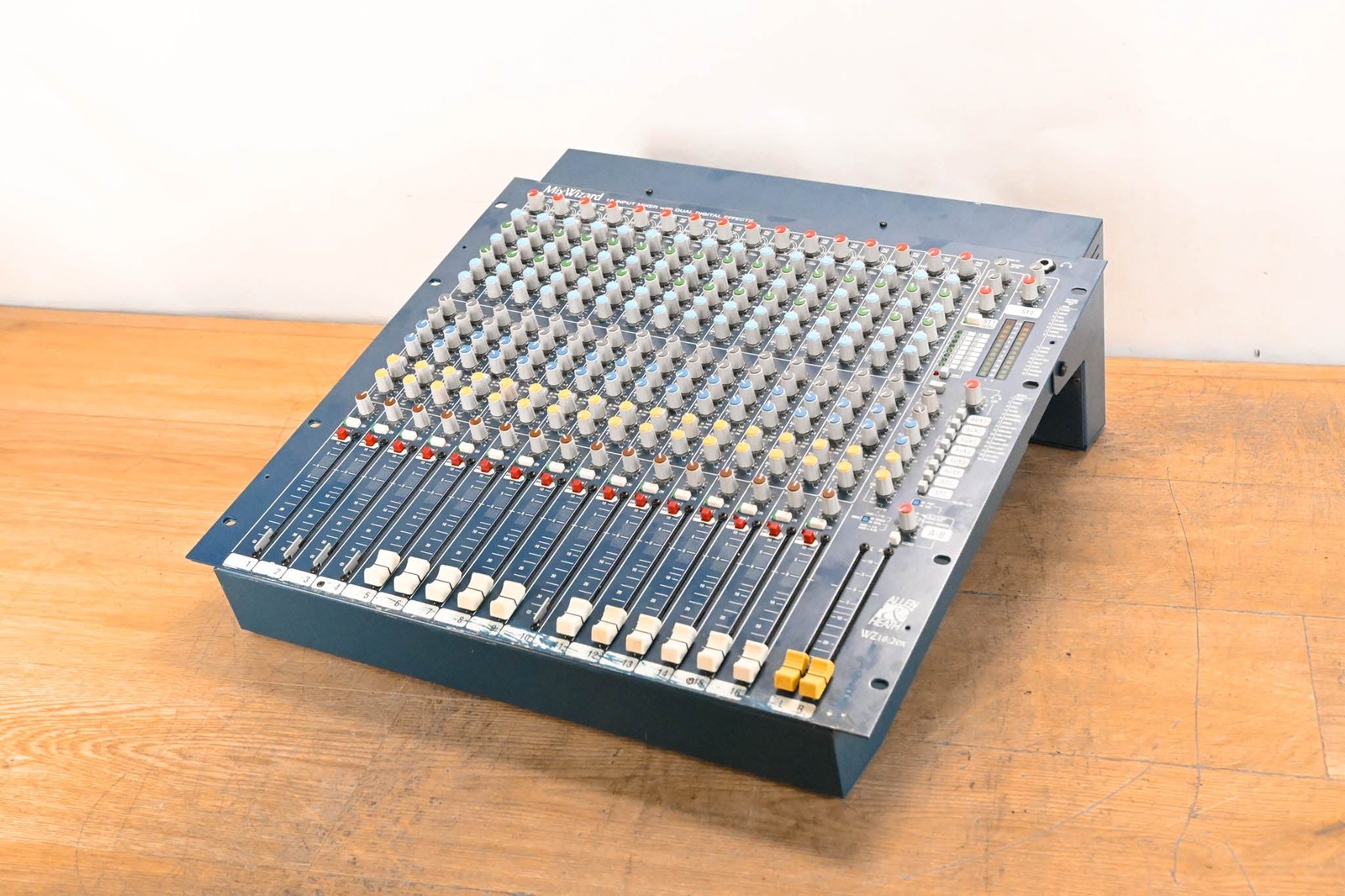 Allen & Heath MixWizard WZ16:2DX 16-Channel Audio Mixer CG01XKQ