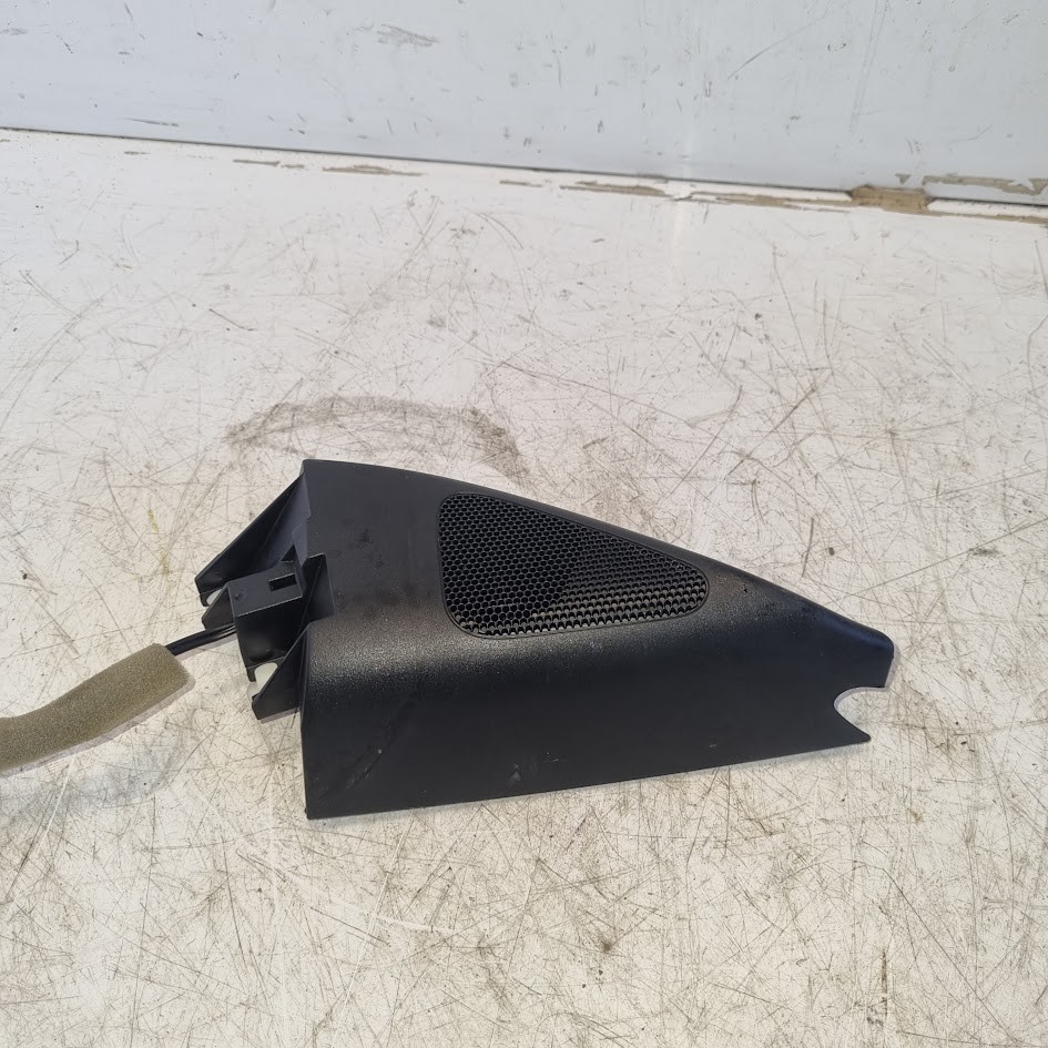 VW PASSAT B7 2013 FRONT PASSENGER SIDE DOOR TWEETER SPEAKER 3AA837993B 3C8035411