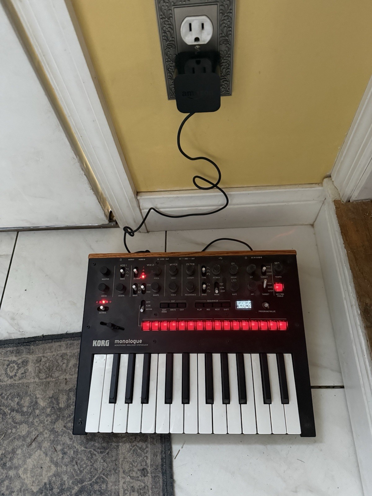 KORG Monologue Analog Monophonic Synthesizer /Mono Synth 25 key Black~*READ*