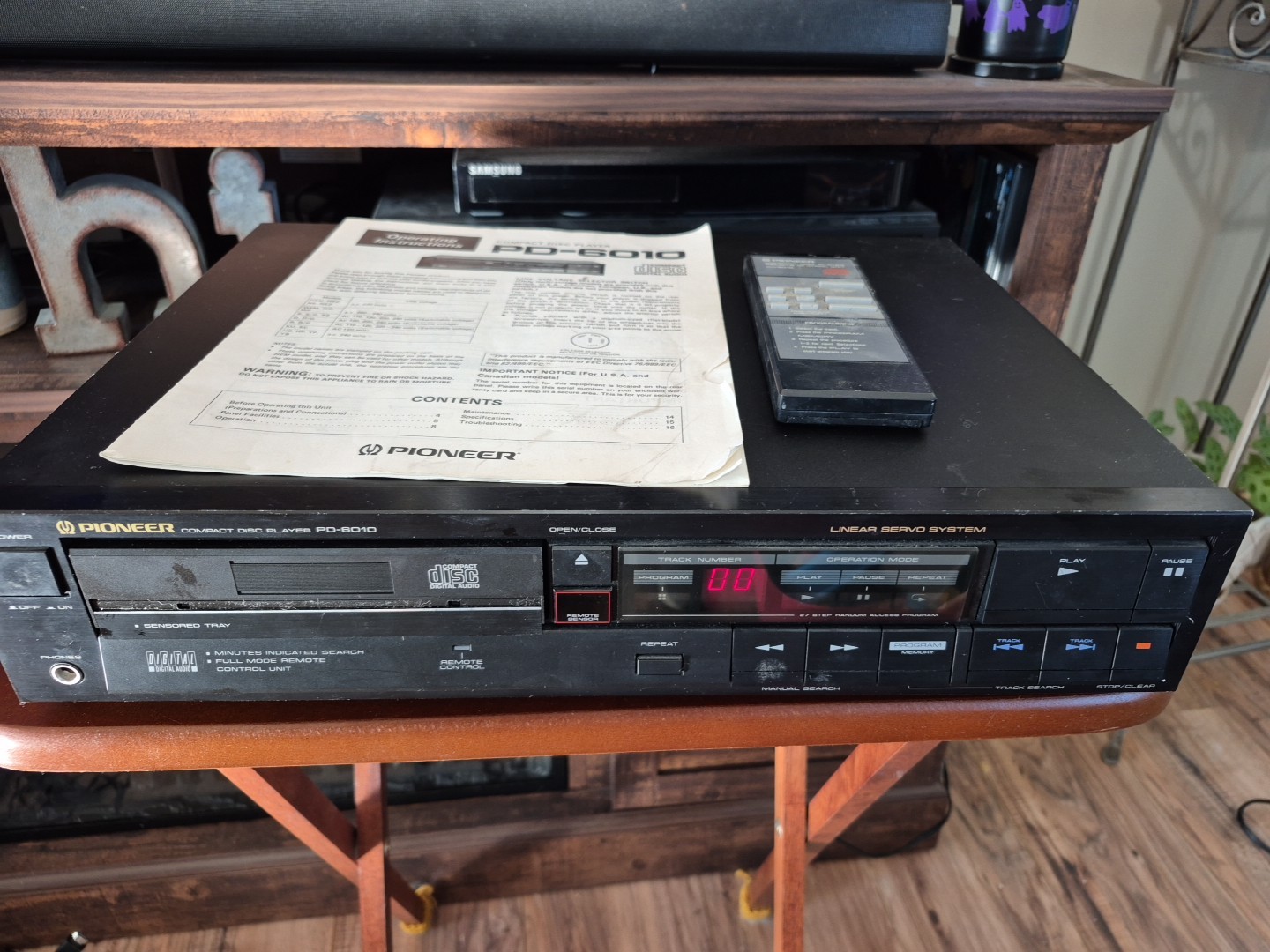 Vintage 1985 Pioneer Compact Disk Player Model PD-6010 With Remote PARTS ONLY