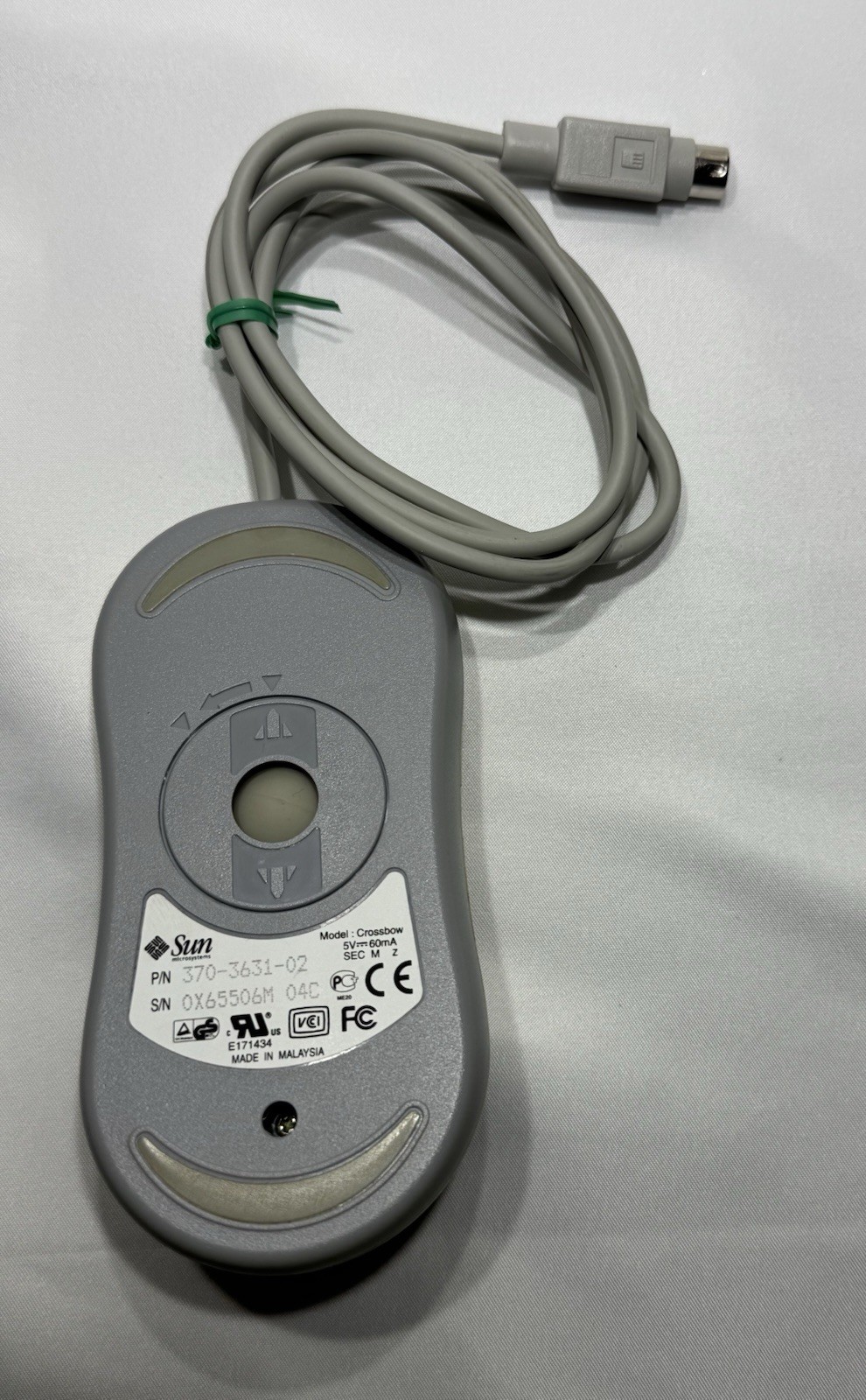 Sun Microsystems 370-3631 Type-6 Mouse, Mini-Din Connector, 3 Button - Tested