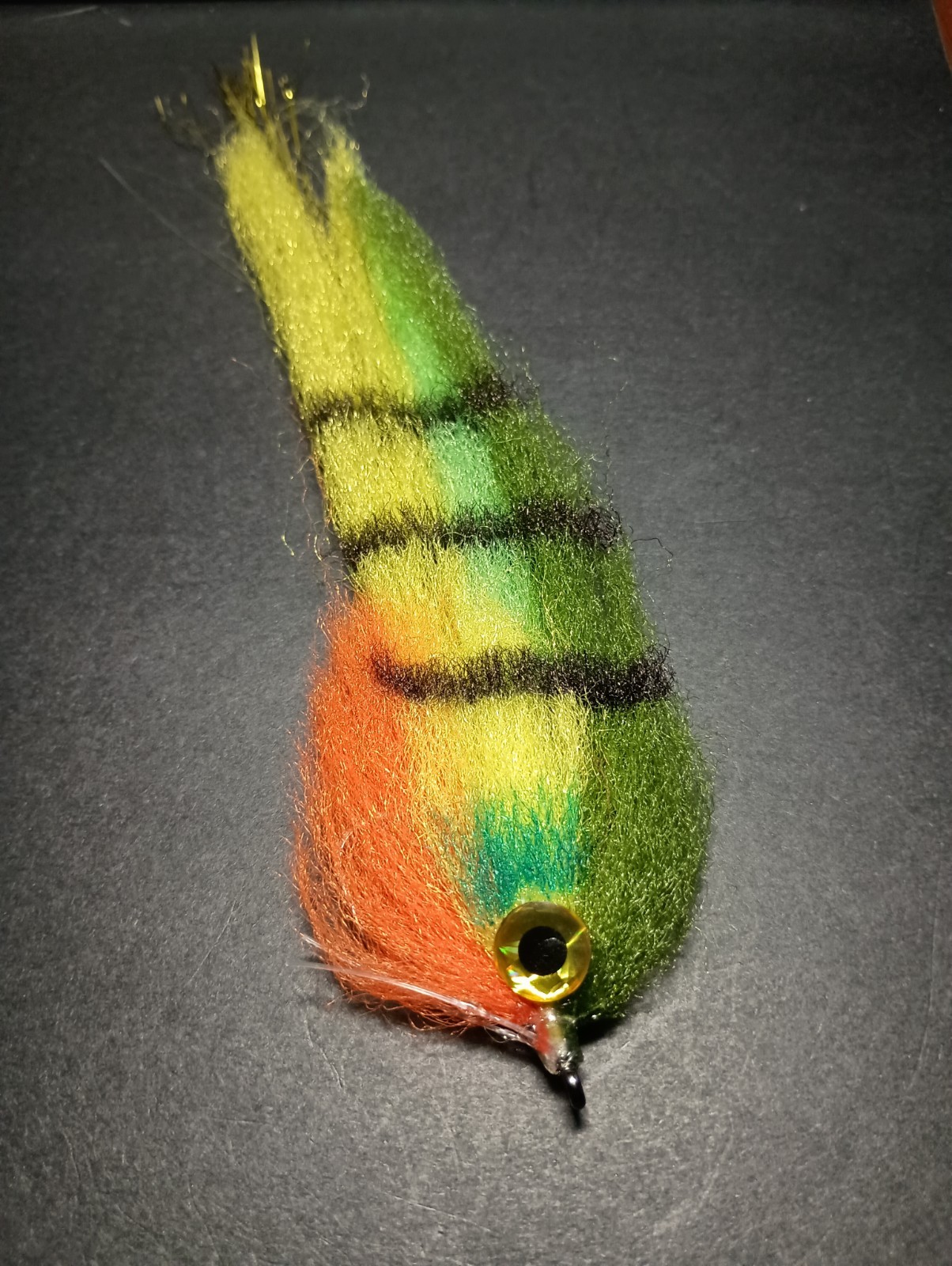 2 - 7" Weedless Flies Pike Peacock Bass Muskies Walleyes Stripers