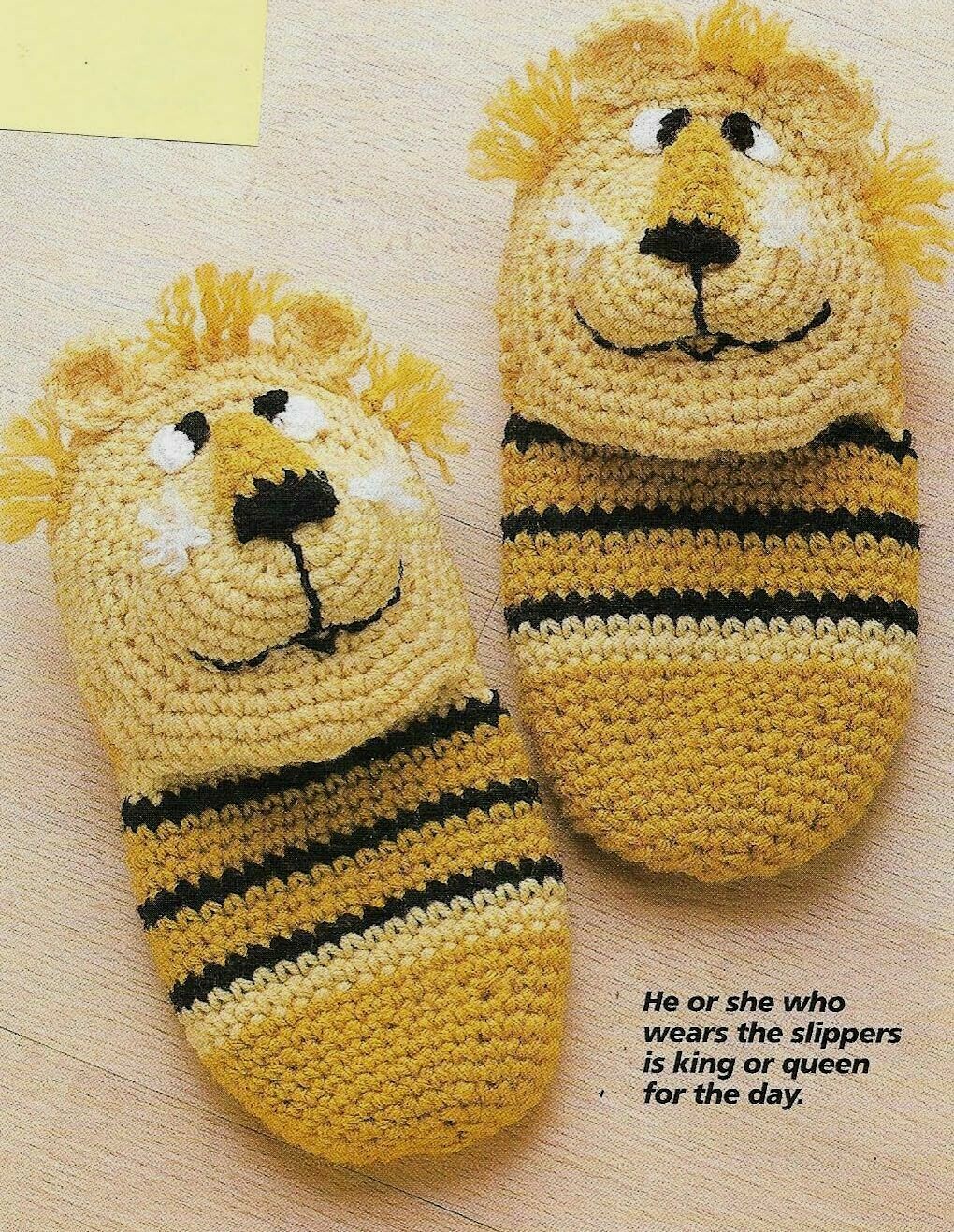 LION SLIPPERS 3 SIZES WOMEN'S & MEN'S DIGEST SIZE CROCHET PATTERN INSTRUCTIONS