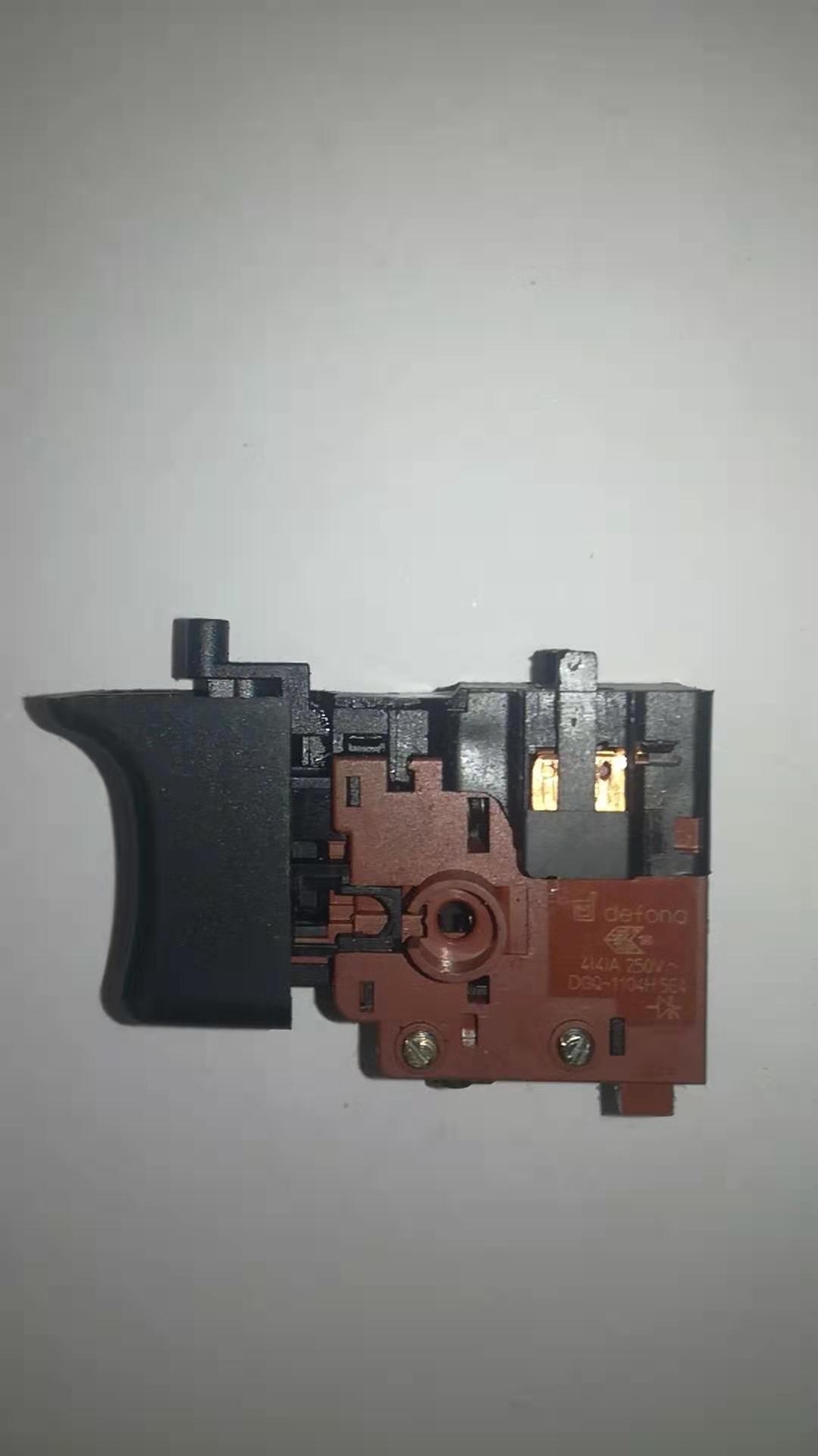 1pc NEW Defond DGQ-1104H 250V 4A Speed Control Switch