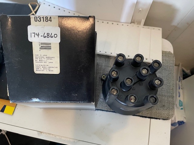 03 184 174-6860 Bosch Distributor Cap 22162-06W03