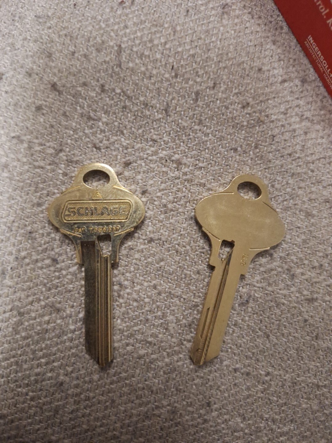 2 KEYS   EVEREST PRIMUS SCHLAGE S135  KEYS UNCUT    LOCKSMITH
