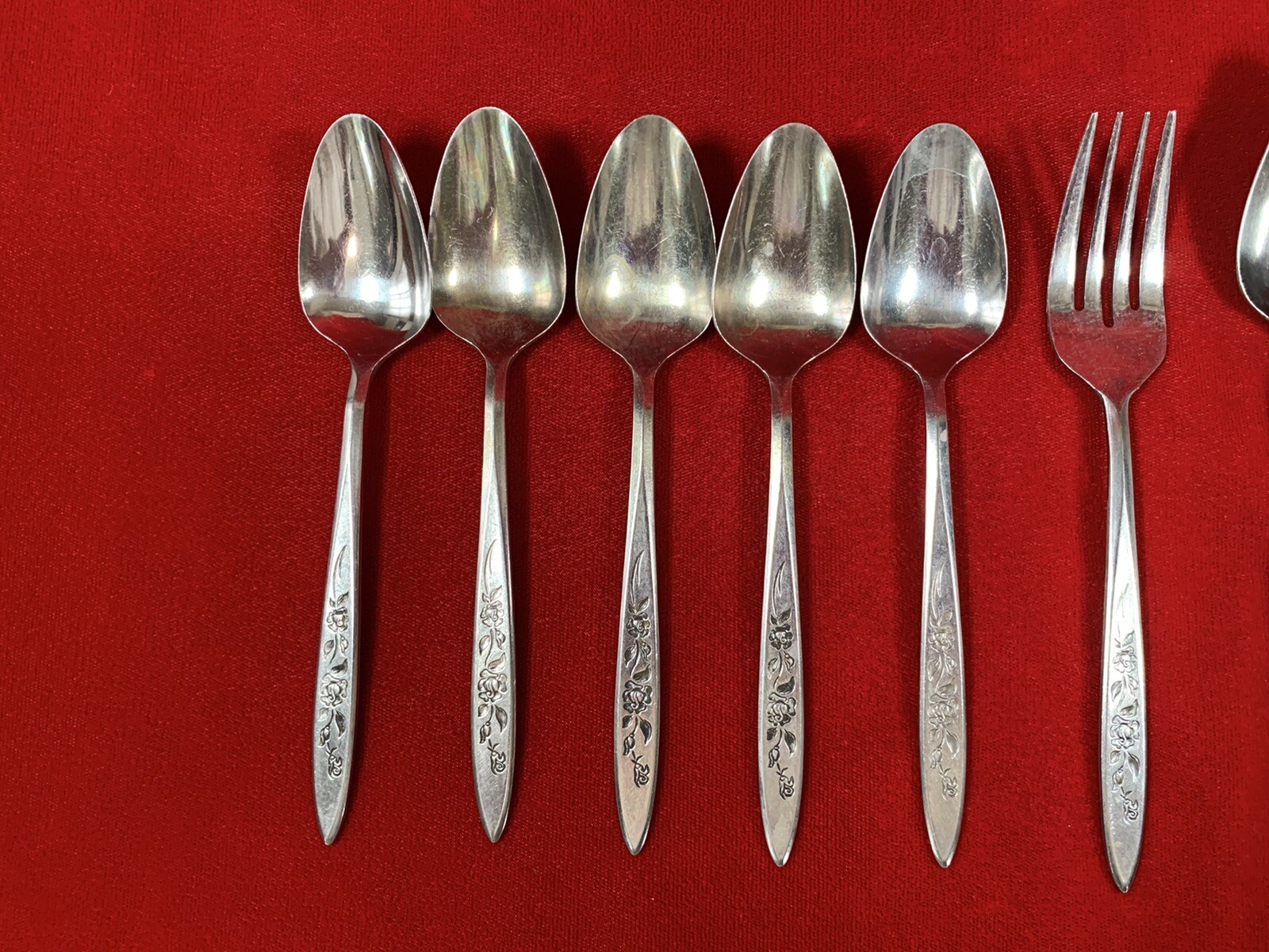 Lifetime Floral Pattern Japanese Flatware 8 Pieces